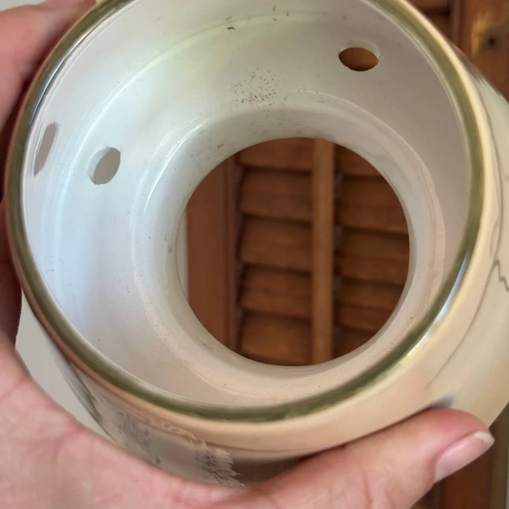 N/A ceramic candle